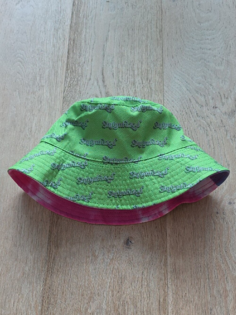 NWOT Reversable Tie-Dye Bucket Hat